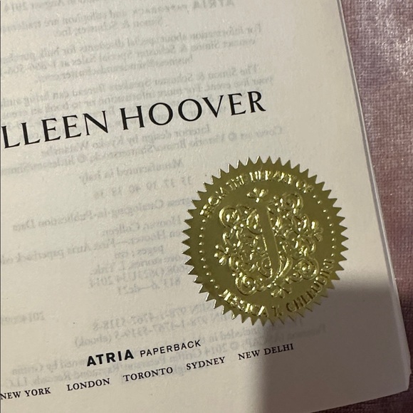 Ugly Love by Colleen Hoover Book - Picture 7 of 7